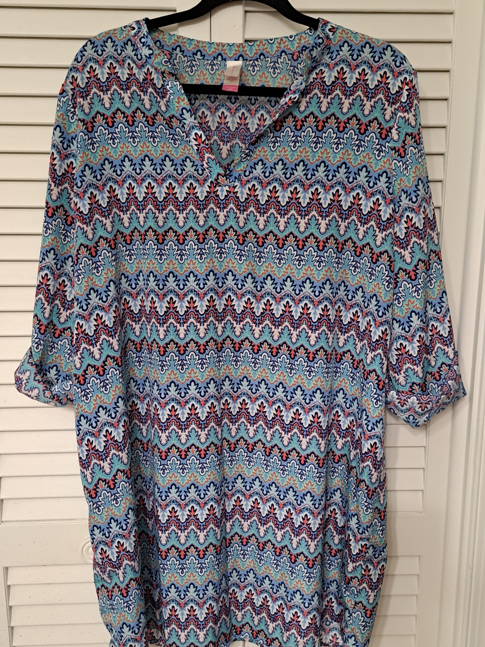 Women’s Blue Patterned V-Neck Tunic Top
